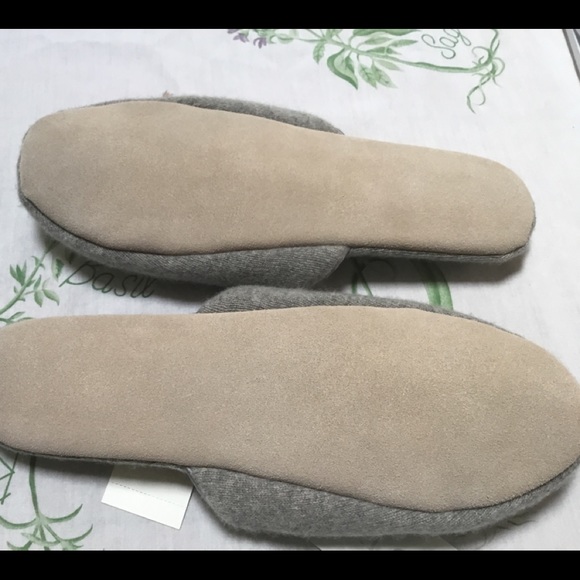 Slippers - Picture 2 of 2